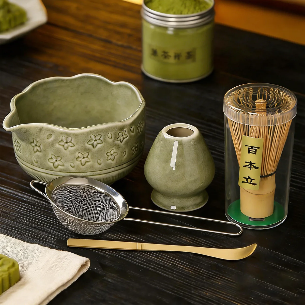 

E2 Matcha Whisk Set 5Pcs Tiny Flower Matcha Set Includes 18.5oz/550ml Chawan with Spout, Bamboo Chasen Whisk with Ceramic Holder