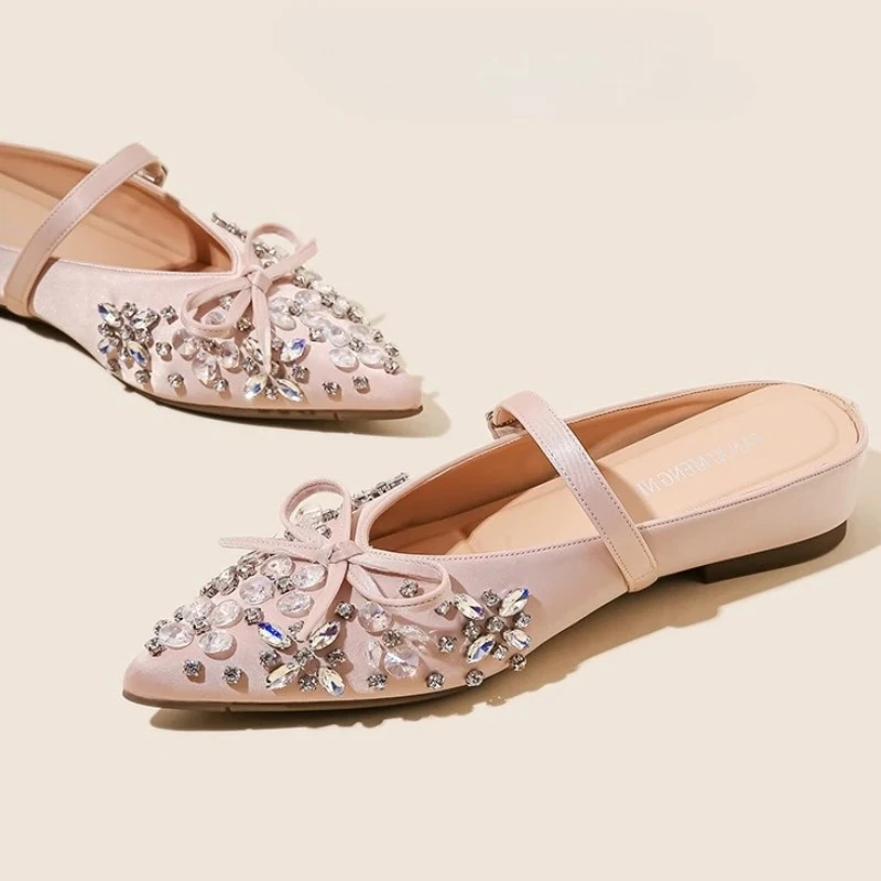 

Роскошные блестящие сандалии с острым носком со стразами для женщин, новые летние модные французские атласные тапочки с бантом, сандалии с мелкими шлепанцами