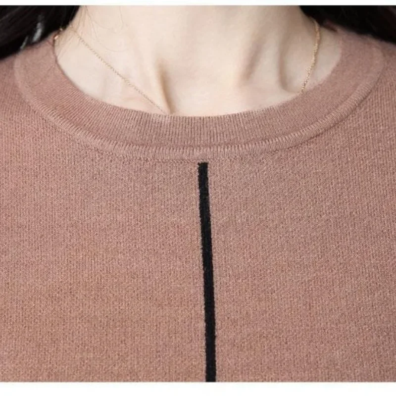 Autumn and Winter Women\'s Pullover Round Neck Open Thread Decoration Sweater Loose Stripe Bat Sleeve Fashion Long Sleeve Tops