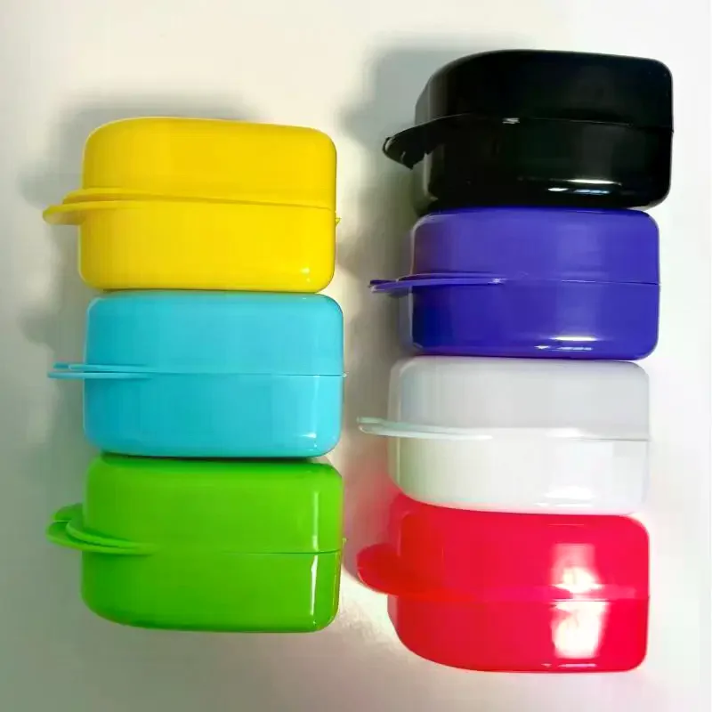 Colorful Plastic Denture Retainer Case With Ventilation Holes Durable For Daily Use Travel Mouthguard Storage