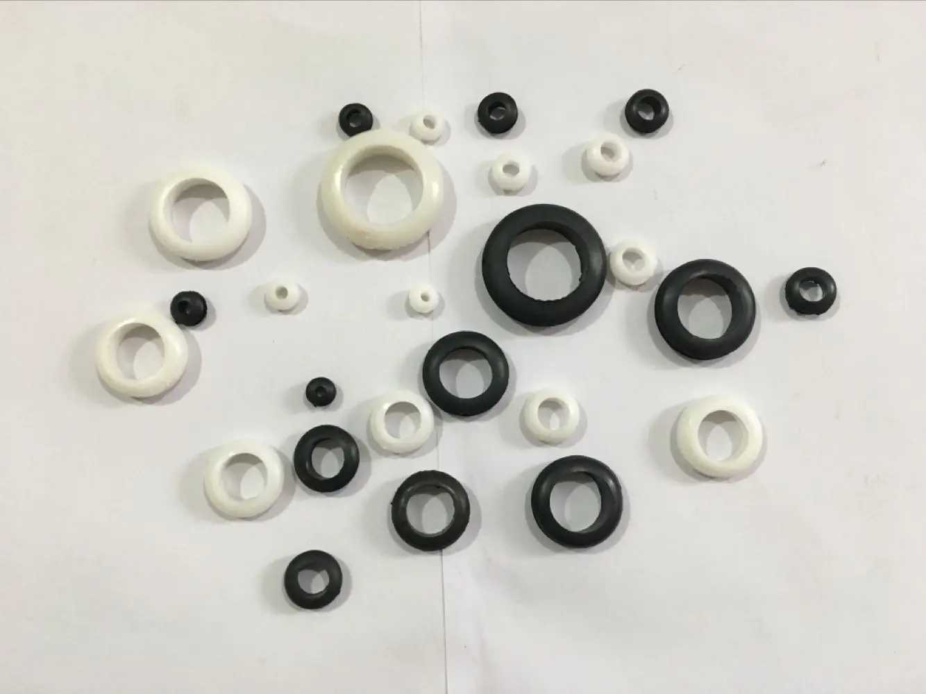 10-100 sztuk 3/4/5/6/7/8/10/12/14/16/18/20/25mm średnica wewnętrzna kabel okablowanie gumowe przelotki pierścień uszczelniający drut pętli ochronnej