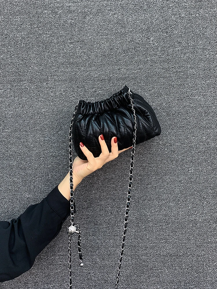 

Folded Phone Bag Women's New 2025 Trendy High-End Small Crossbody Chain Bag Soft Surface Magnetic Bule Closure Casual