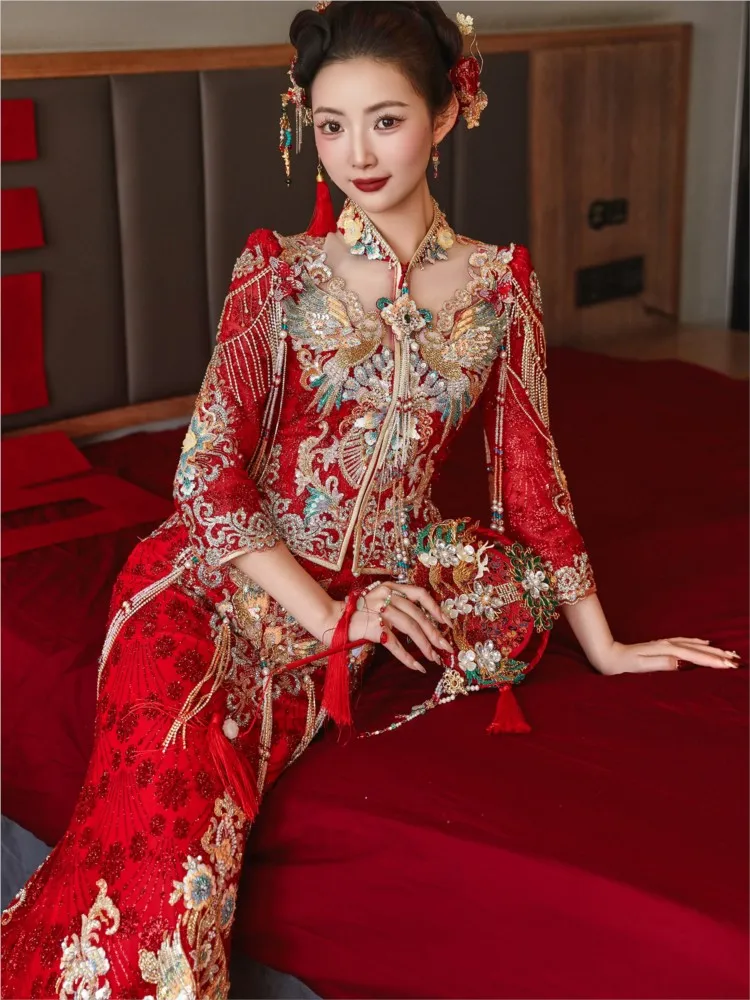 Fish-tail wedding dress for brides new Chinese-style heavy and luxurious tail-tail women toasting