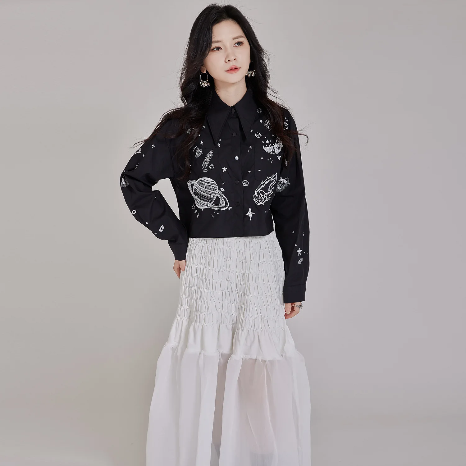 

Женская утягивающая рубашка с длинными рукавами и принтом, шикарный короткий дизайн для модного стиля