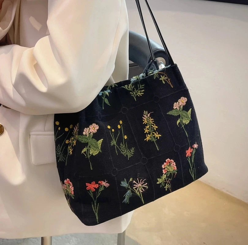 Luxury Brand Large Flowers Tote Bag 2022 New High-quality Fabric Women\'s Designer Handbag High Capacity Shoulder Bags