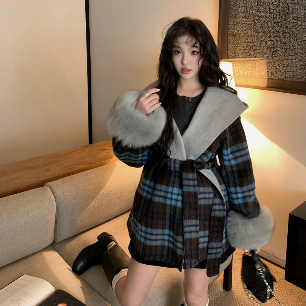 2025 New Woolen Coat Reversible Plaid Fox Fur Double Faced Cashmere Wool Blend Women Street Fashion Mid Long Tweed Fur Coat