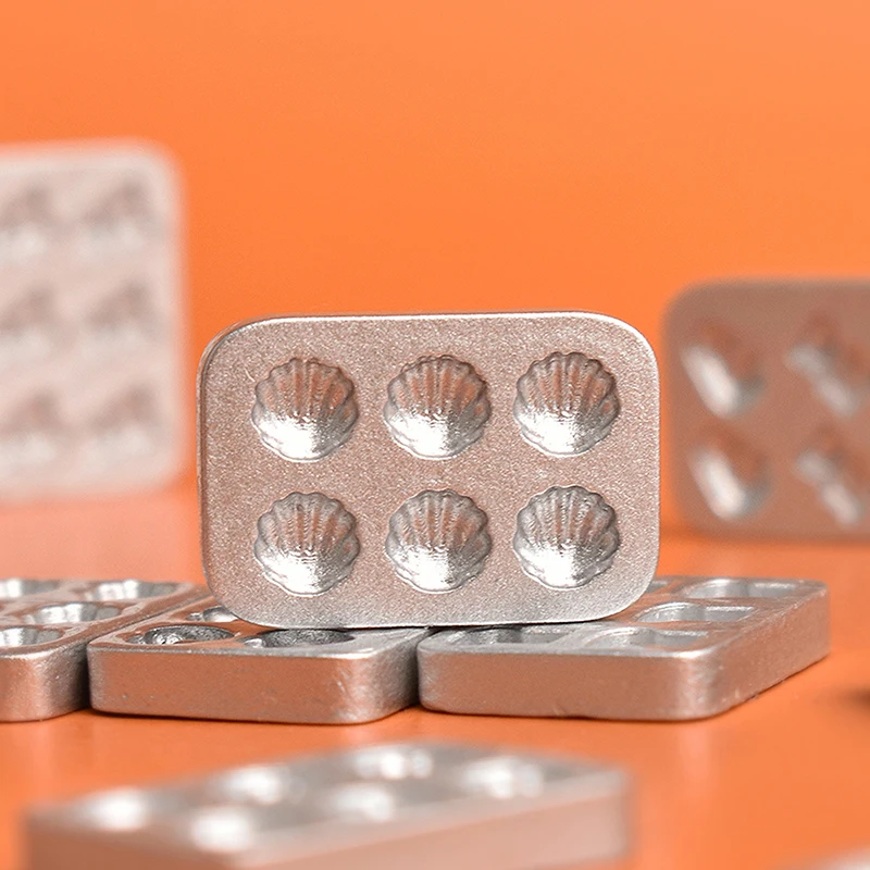10pcs Doll House Miniature Mini Cake Baking Mold Kitchen Scene Mini Plate Gingerbread Man Heart Baking Tray Model Decoration - view 3