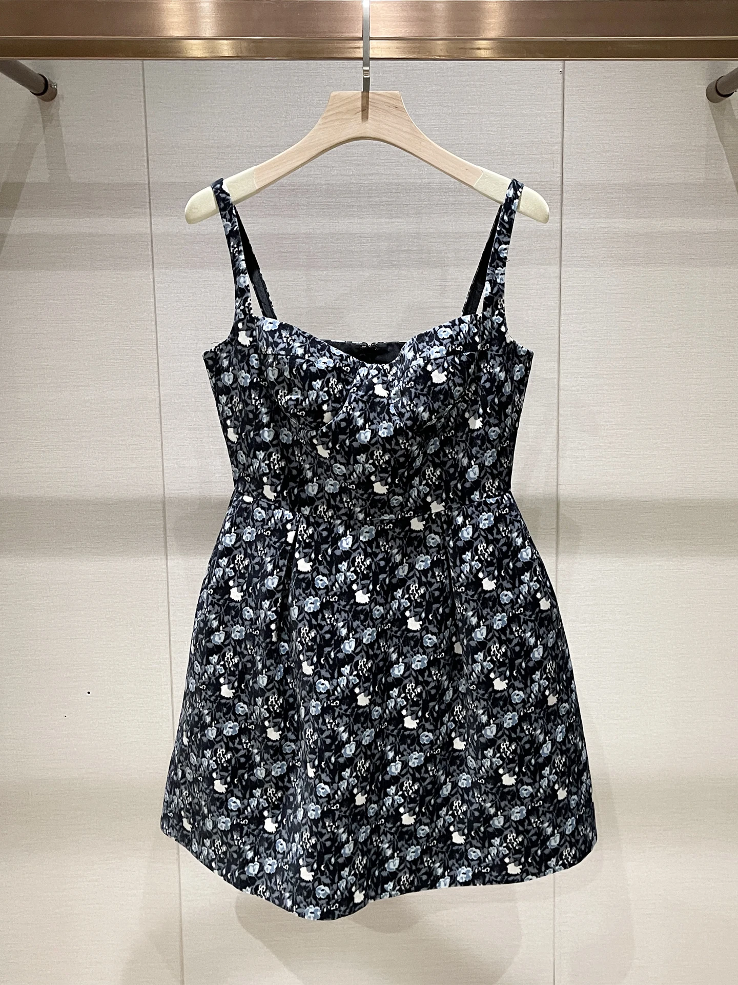 

Anti-Aging Floral Embroidery A-Line Princ Dr High Waist Zipper Ba Closure Skin-Friendly Breathable Autumn Winter New ...