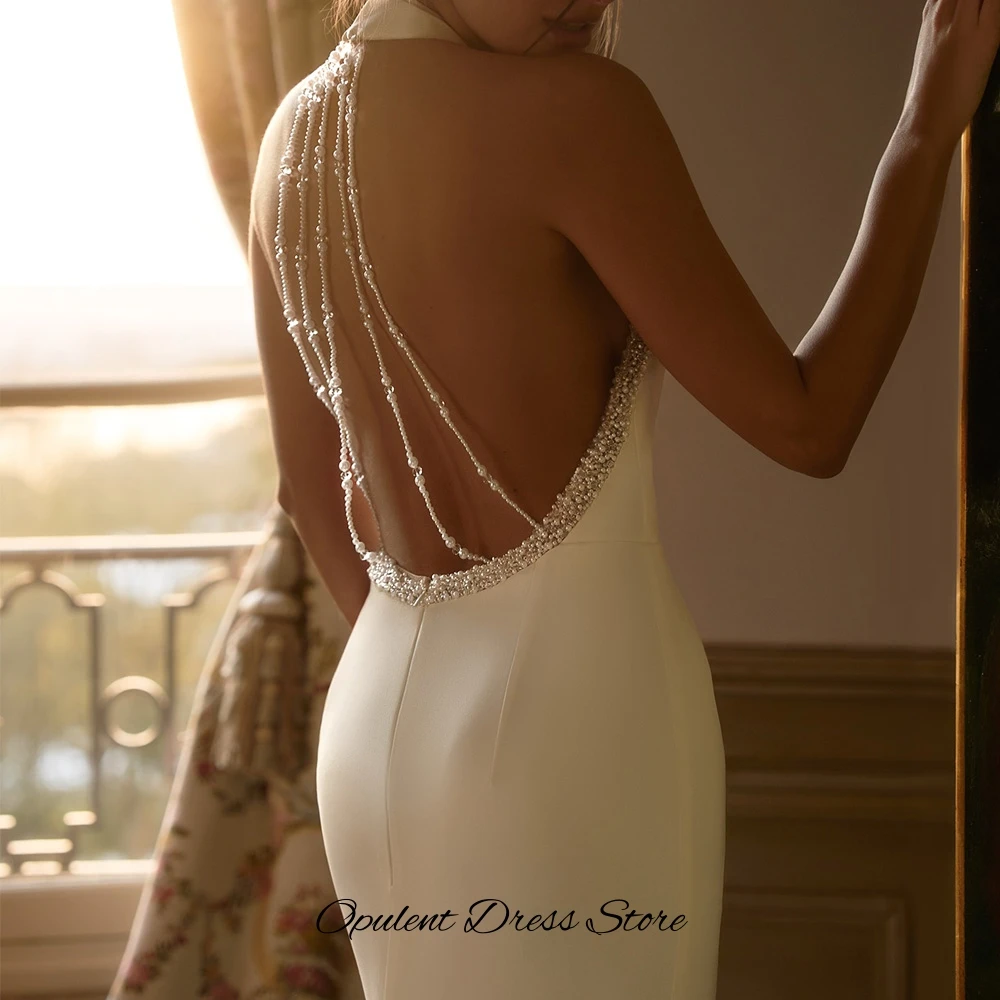 

Customized Charming Beading and Pearls Wedding Dress Simple Ruched Satin Bridal Gowns Elegant Mermaid Halter Robe de mariée