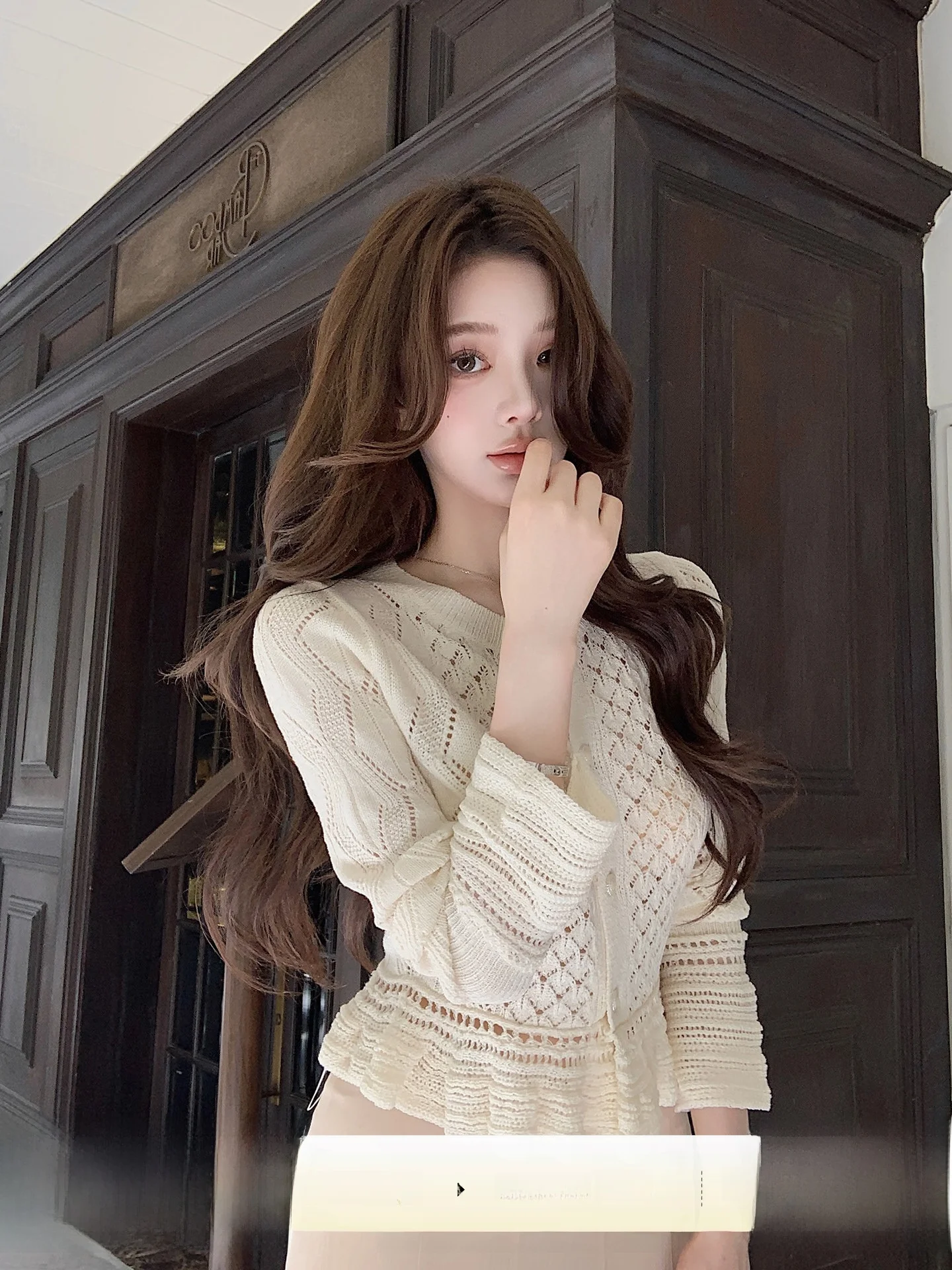 

Белый ажурный вязаный кардиган для женщин, элегантный топ на весну, в нежном стиле, с длинными рукавами, от QingTian Story by Qiu RouYao