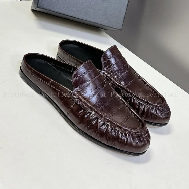 شباشب نسائية على الموضة لعام 2025 شباشب نسائية صيفية عالية الجودة من الجلد مقاس 35-40 شباشب بدون كعب غير رسمية شباشب البغال