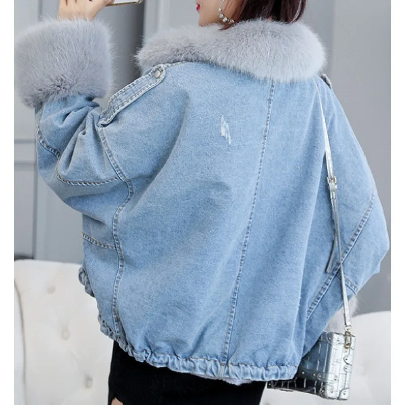 2025 Autumn and Winter New Washed White Denim Short Fur Integrated Jacket