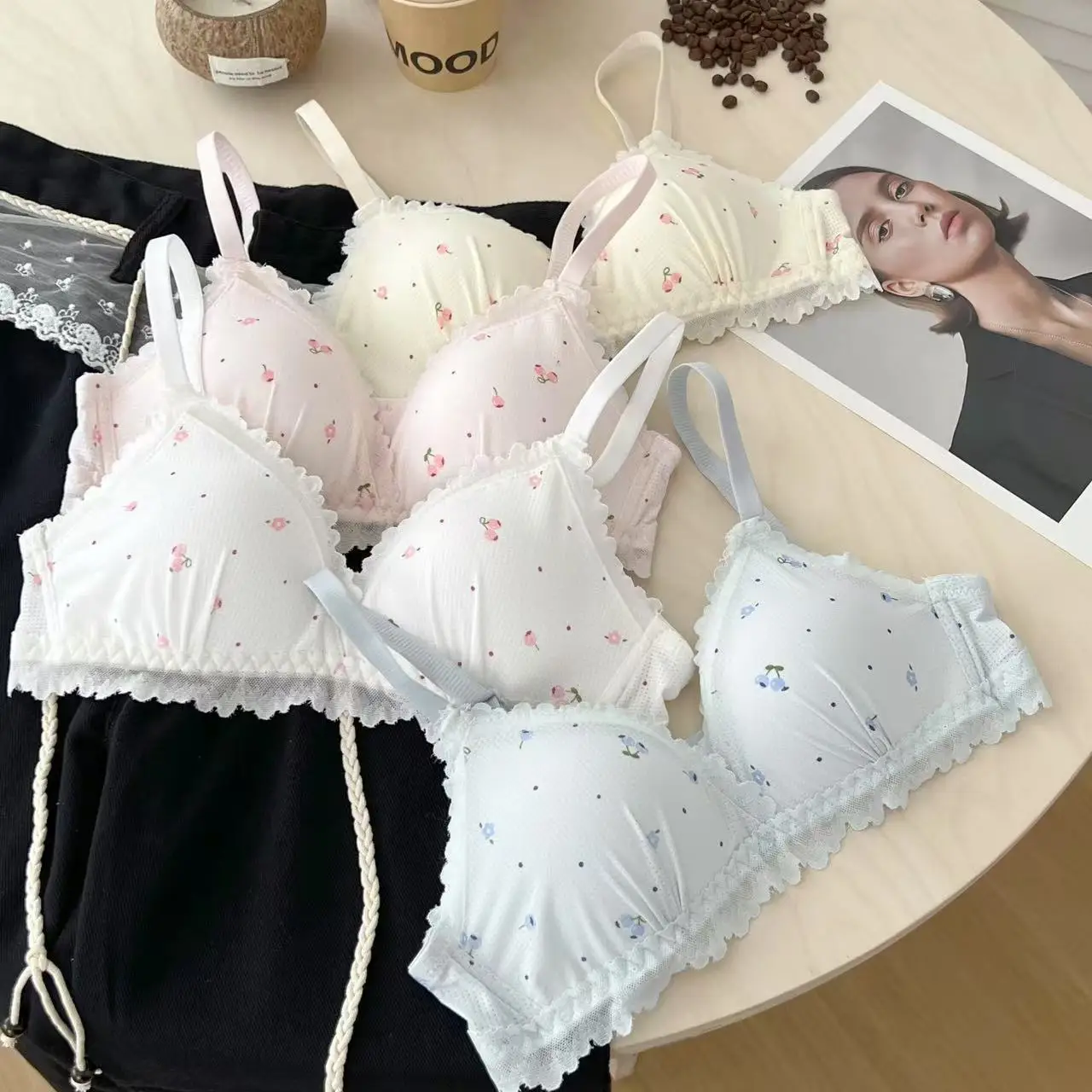 Lace Printed Cherry Thin Bra, Comfortable Without Steel Rims, Soft Support, Small Chest Gathered, Collection Accessory Bra