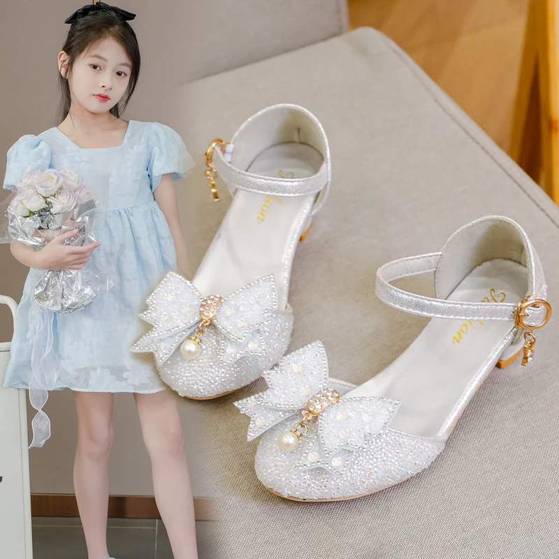 

Летние модные мягкие сандалии принцессы для маленьких девочек, Лидер продаж, детские элегантные легкие банкетные туфли на каблуке с бисером