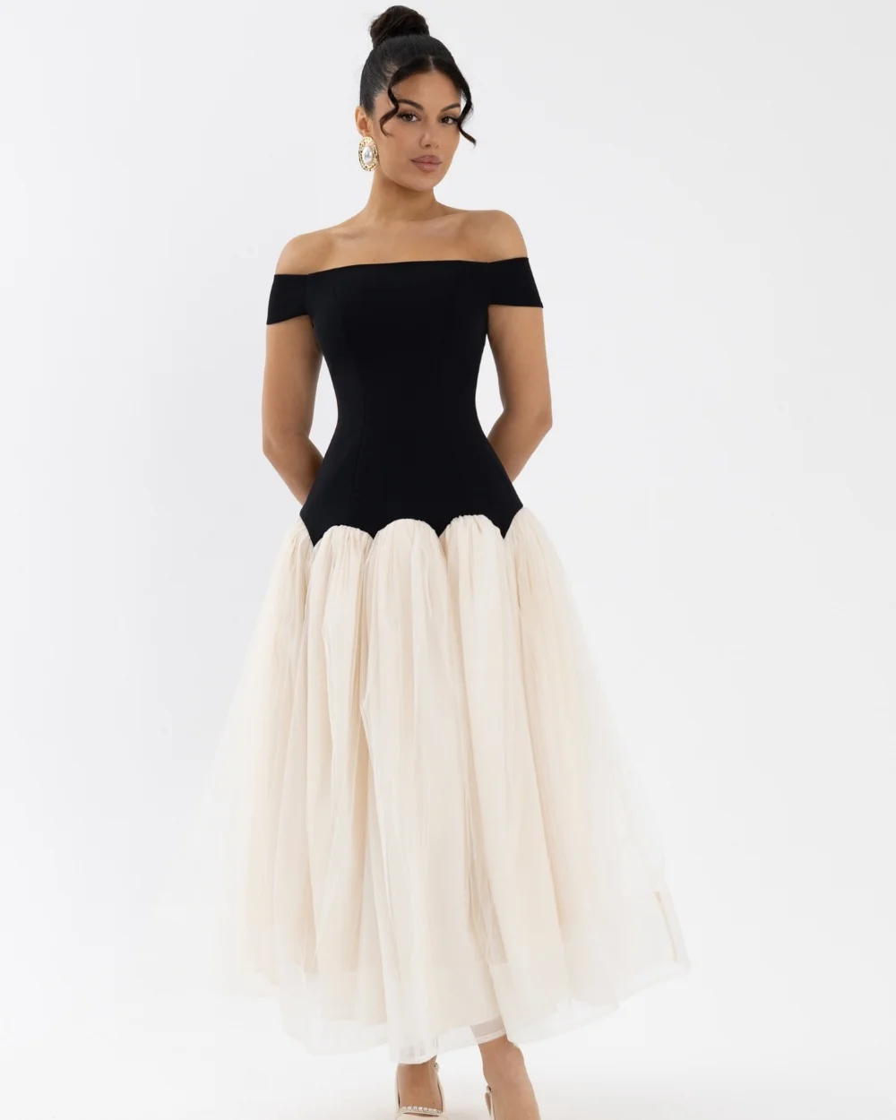 

Customized Simple Sizes Available Tulle Pleat Tiered A-line Off-the-shoulder Midi Dresses Bespoke Occasion Dresses High Quality