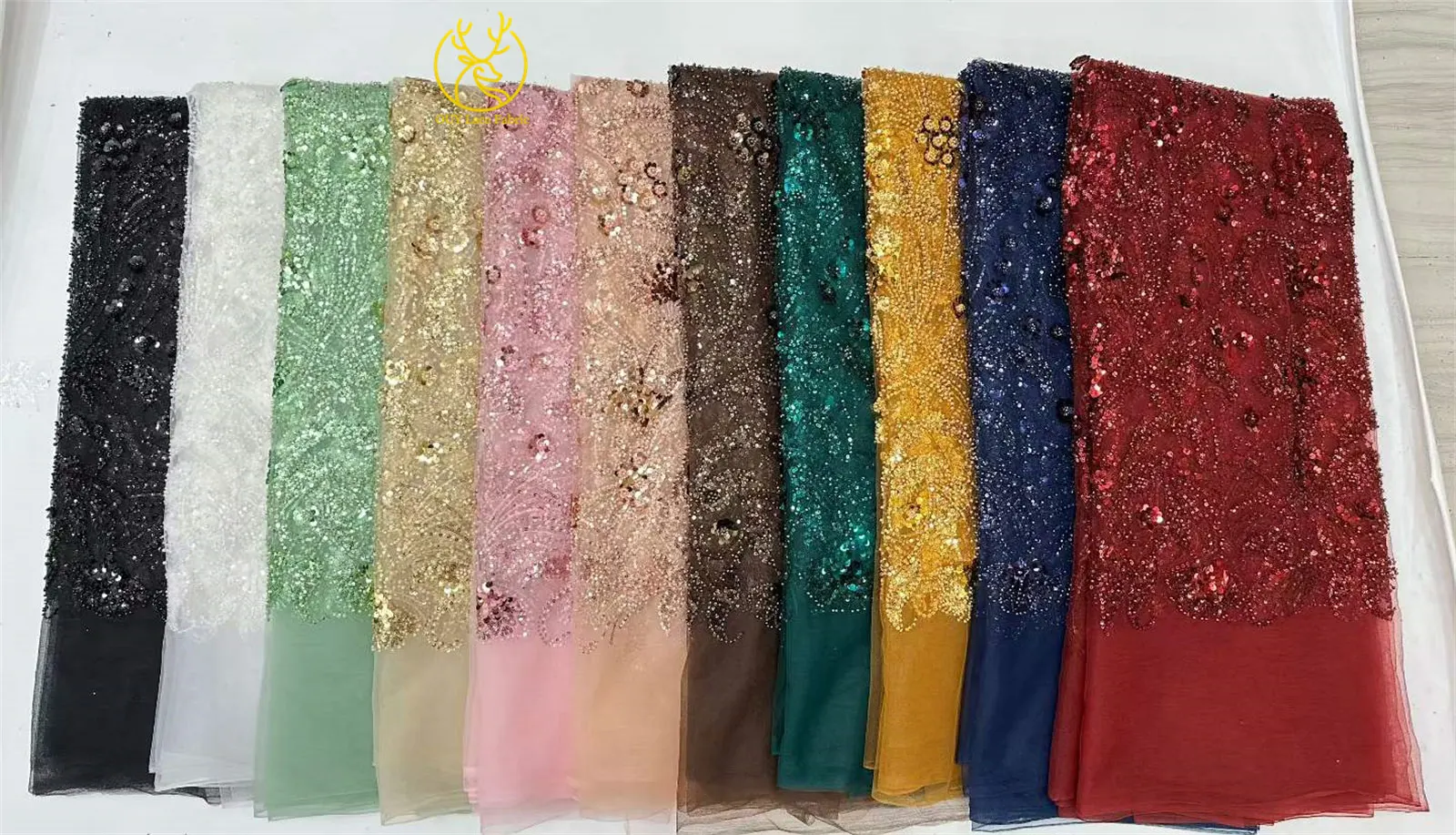 Eleganter 5-Yard-Paillettenstoff mit Kleinen Blumen, Afrikanischer Perlen-Pailletten-Spitzenstoff, Nigerianischer Luxuriöser Pailletten-Netzstoff für Kleider und Näharbeiten – Detail 3