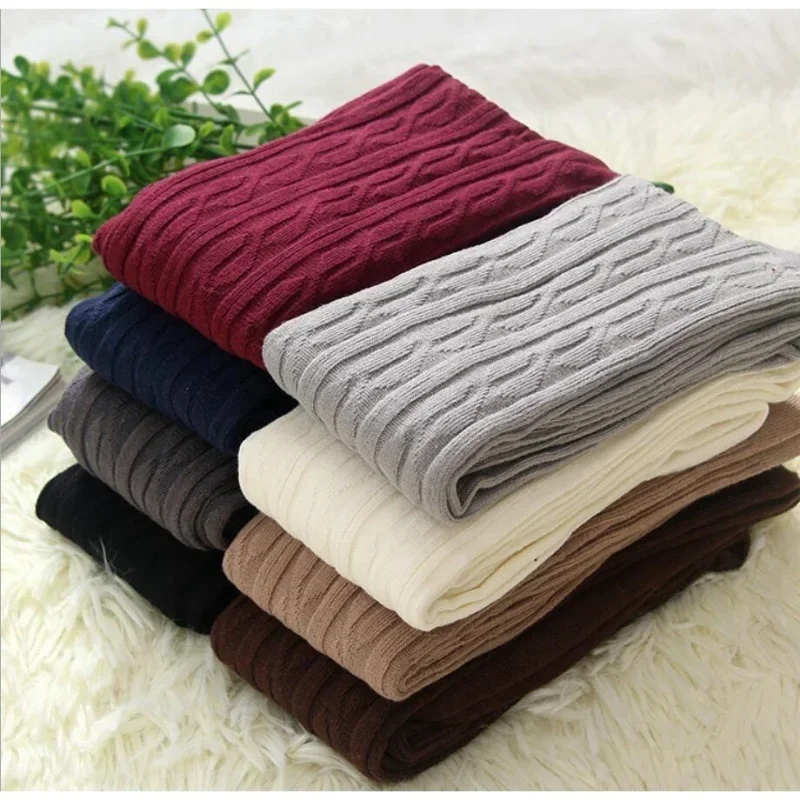 1 para wygodnych, termicznych, dzianinowych skarpetek za kolano dla kobiet. Ciepłe i stylowe skarpety zimowe z grubego materiału dla kobiet