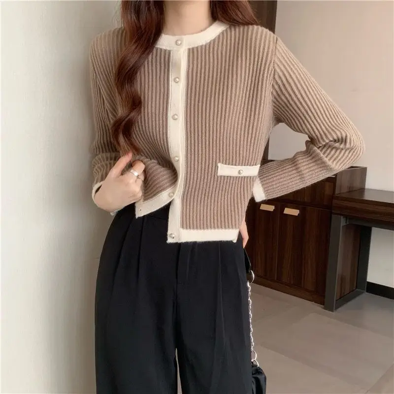 Sweater wanita lengan panjang, atasan rajut lengan panjang kasual warna polos dengan kancing O-Neck sambungan baru musim gugur dan musim dingin 202