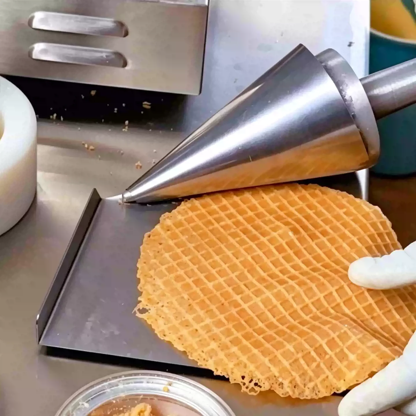 Manuelle Eiswaffelmaschine Waf – Waffle Cone Maker Bewertung und Preis