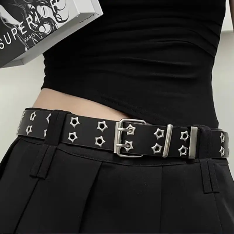 1 Stück schwarzer Kunstledergürtel mit silbernen Sternnieten und Doppelstiftschnalle für Punk-Streetwear, lässige Alltagskleidung – Detail 6
