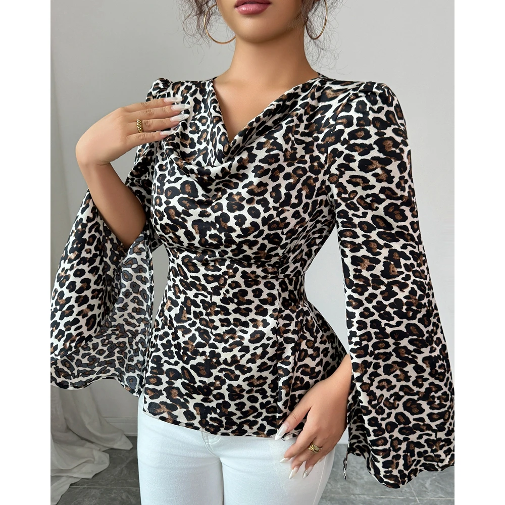 

2025 Women Extra-Long Sleeve Top Sexy Casual Leopard Print Top Spring Summer V-Neck Slim Fit Outfit Daily wear