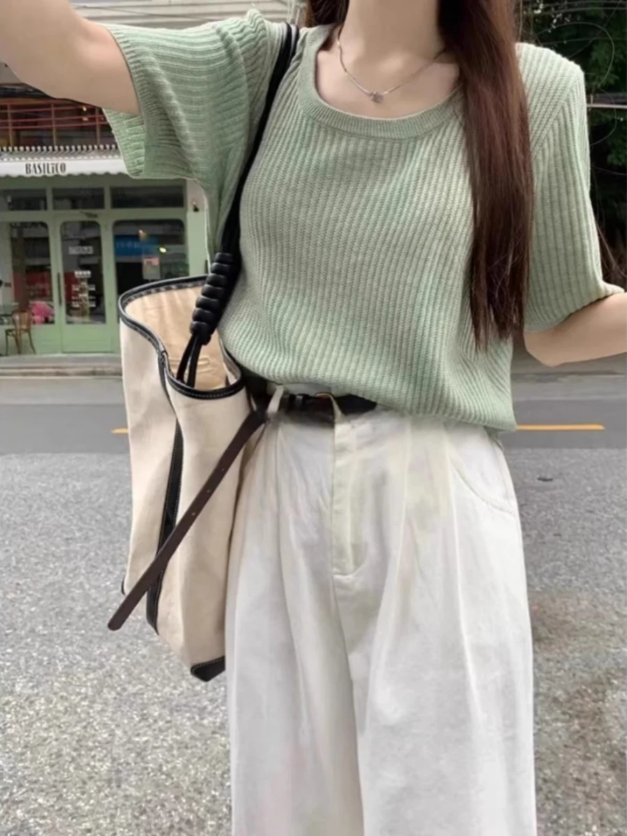 เสื้อยืดไหมน้ำแข็งถักลาย U-Ne สำหรับผู้หญิง ดีไซน์แฟชั่น ไซส์เล็ก ความยาวคลุมไหล่ สไตล์ลำลองแบบเกาหลี