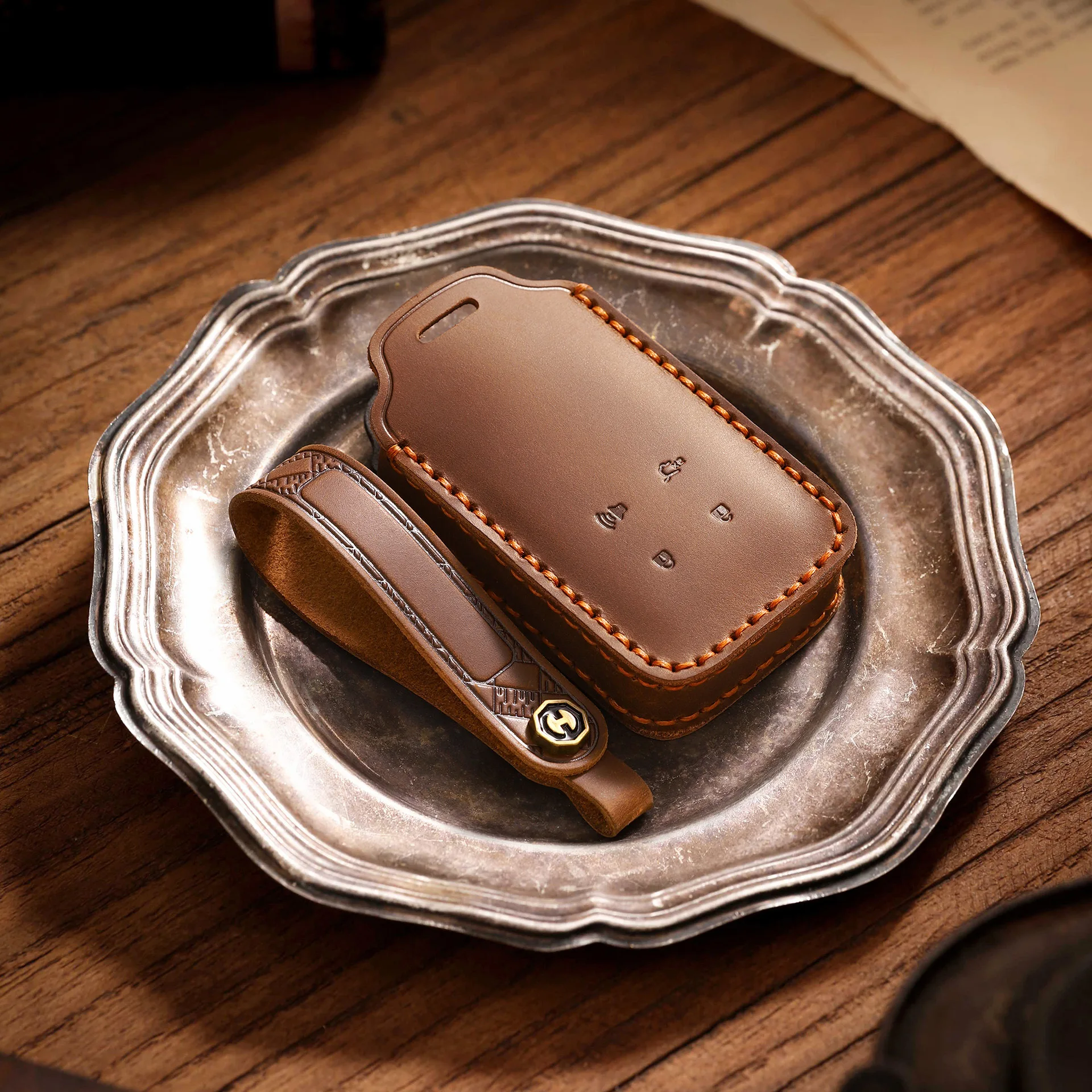 Top Grain Cowhide Smart Key Fob Case,Vintage Leather Remote Key Protector Cover For 2025 MAZDA 6e & MAZDA CX-6e,Car Key Shell view 3