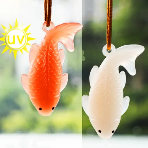 Colgante Koi que cambia de Color, pez a la parrilla que cambia de Color activado por los rayos UV, decoración colgante para espejo retrovisor de coche, colgante de llavero de la suerte