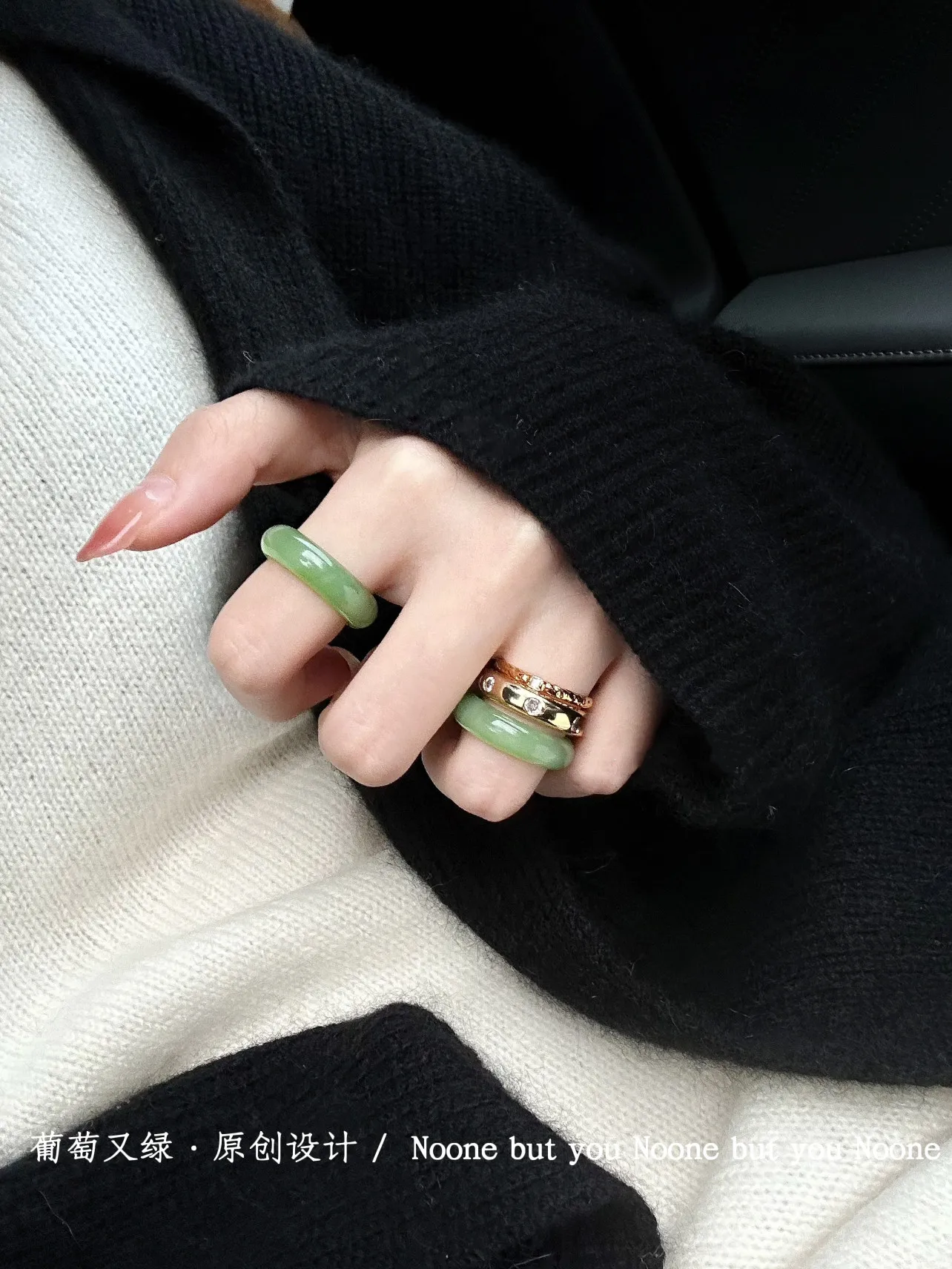 

Кольцо из натурального мьянманского жадеита, высококачественный прозрачный жадеит, цвета ледяной воды.