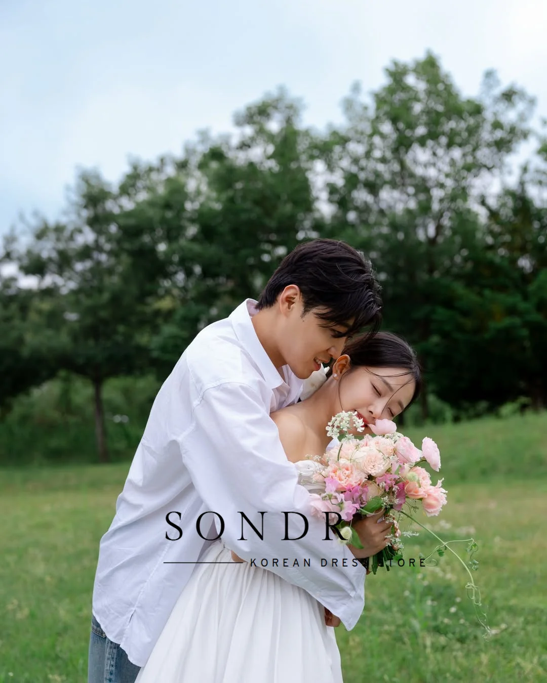 Sondr Off the Shoulder Hi-Lo Korean Wedding Dresses Hi-Lo Floor-Length Bridal Gown Customized Corset Back Photo Shoot Gown