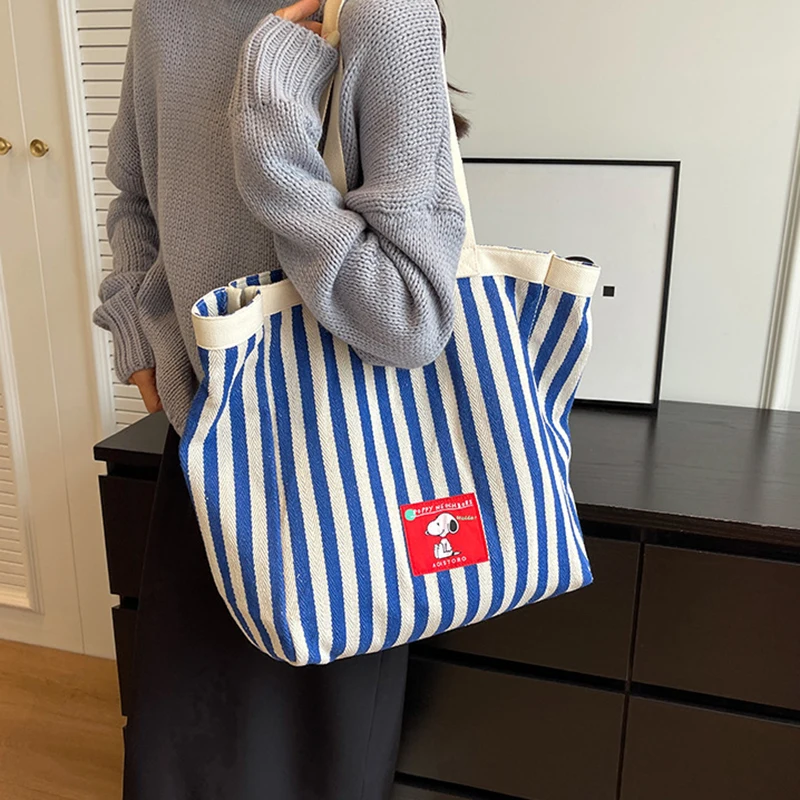 MINISO Snoopy Large Capacity Handbag Women\'s Fashion Stripe Canvas Bag Cartoon Printed Shoulder Bag Tote Bag