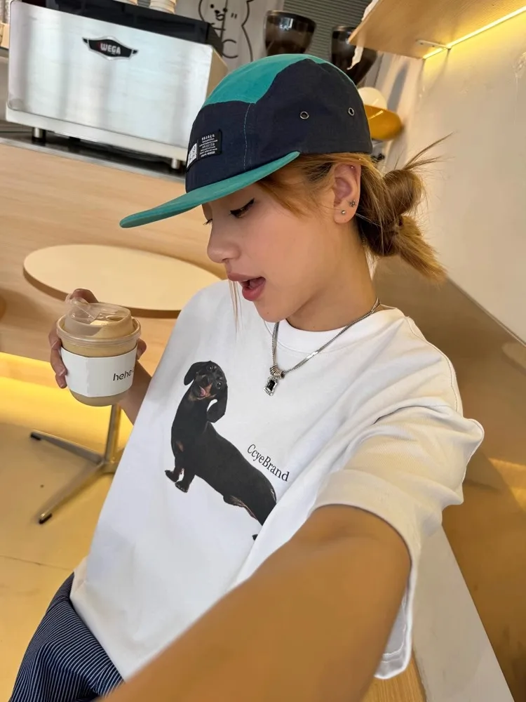 

Новинка 2025 года, популярная американская ретро-оригинальная футболка с короткими рукавами и круглым вырезом с принтом собаки таксы, мужские и женские свободные топы