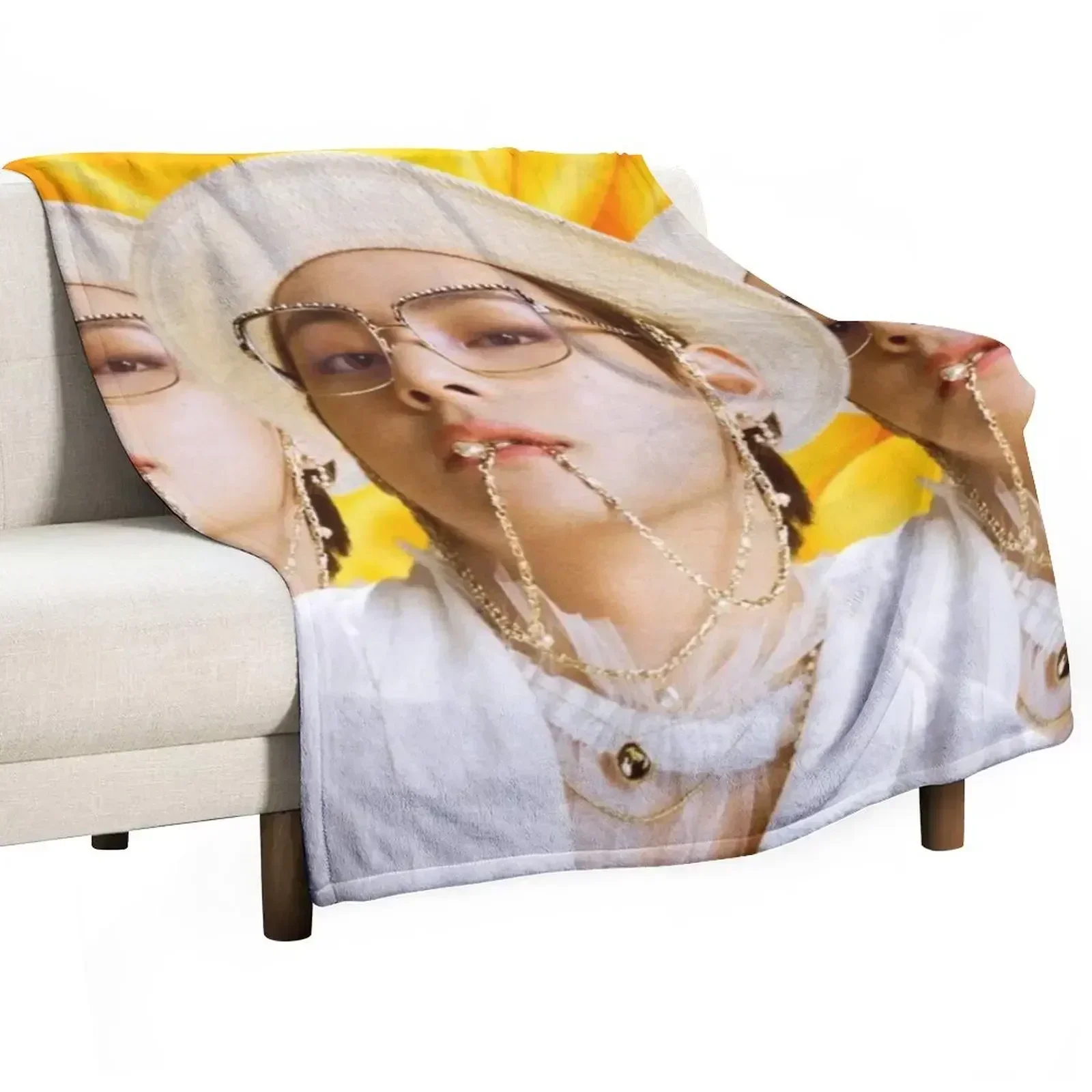 V Butter Aesthetic Teaser Photo Throw Blanket Comforter Decorative Sofas Soft Beds Moving Decorative Throw Weighted Blankets