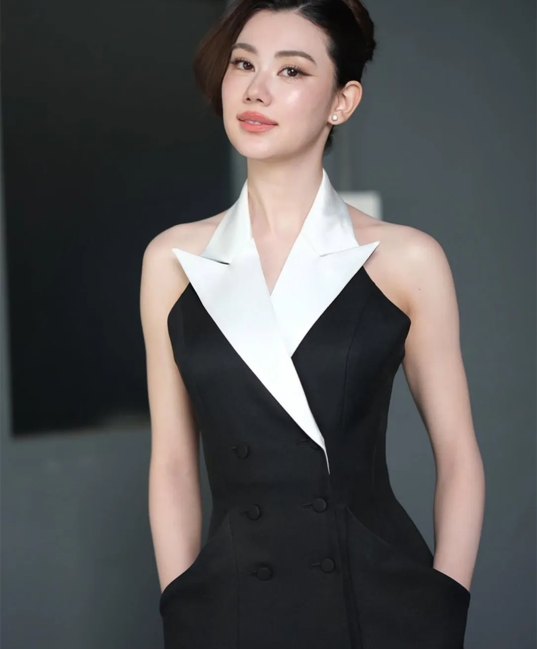 Customized Short Black&White Wedding Shoots Dresses with Slit Korean V-Neck Tea Length Party Evening Dress for Women