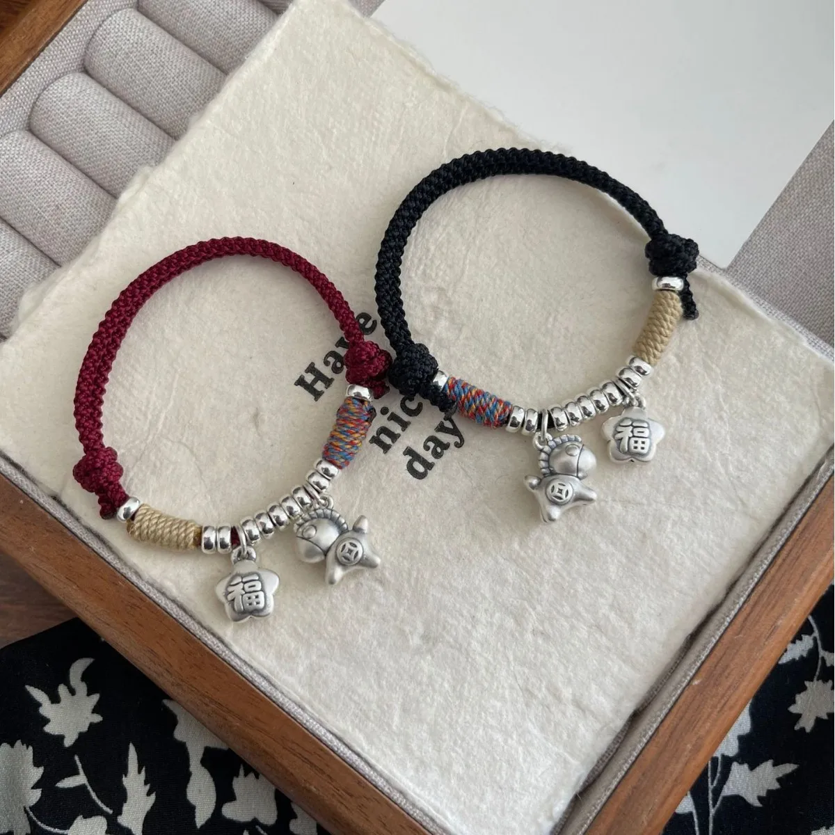 

Браслет из красной нити на 2026 год (Год Лошади) с тематикой благословений, изящный дизайн, подарки