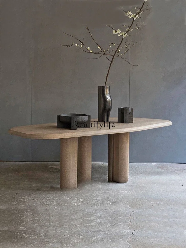 Medieval solid wood dining table surprised by the quiet wind French retro black special-shaped oak dining table