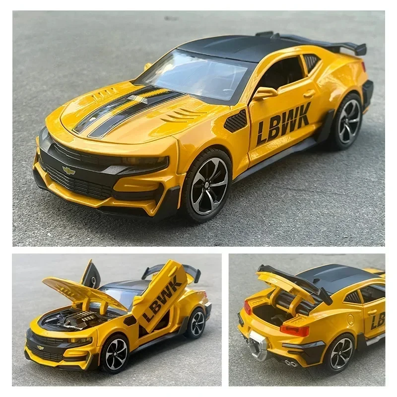 New 1:24 Chevrolet Camaro Simulation Diecast Metal Alloy Model car With Spray Sound Light Pull Back Collection Kids Toy Gift