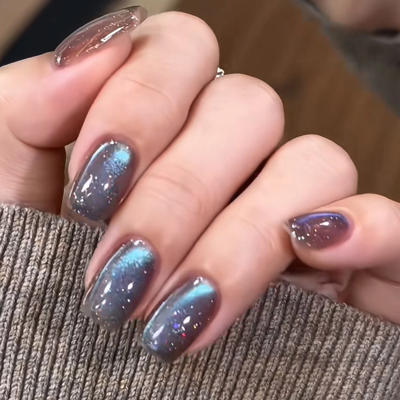 

MIANEL 10ML Premium Brightening Blue-Brown Glass Bead Cat Eye Nail Polish Gel Winter Glittering Blue Cat Eye Gel