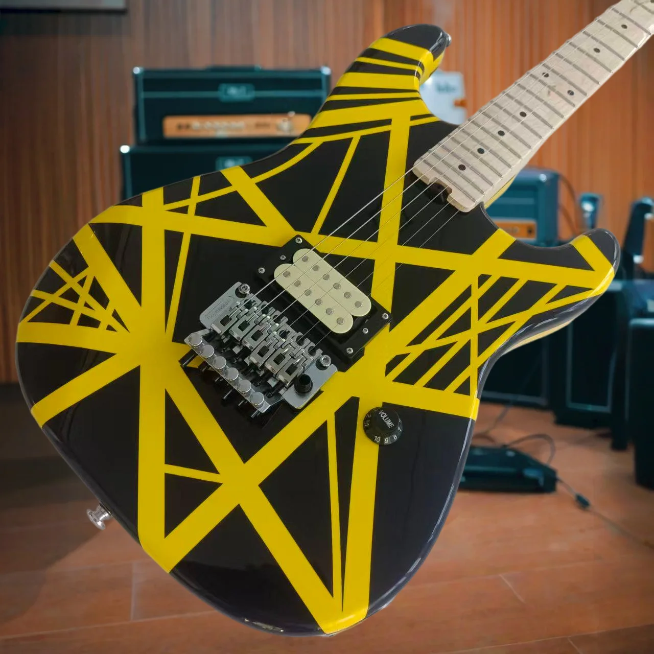 Electric Guitar Black Yellow Contrast Stripes Maple Fingerboard with Dot Position Markers Ss Pickup STGUI Gift