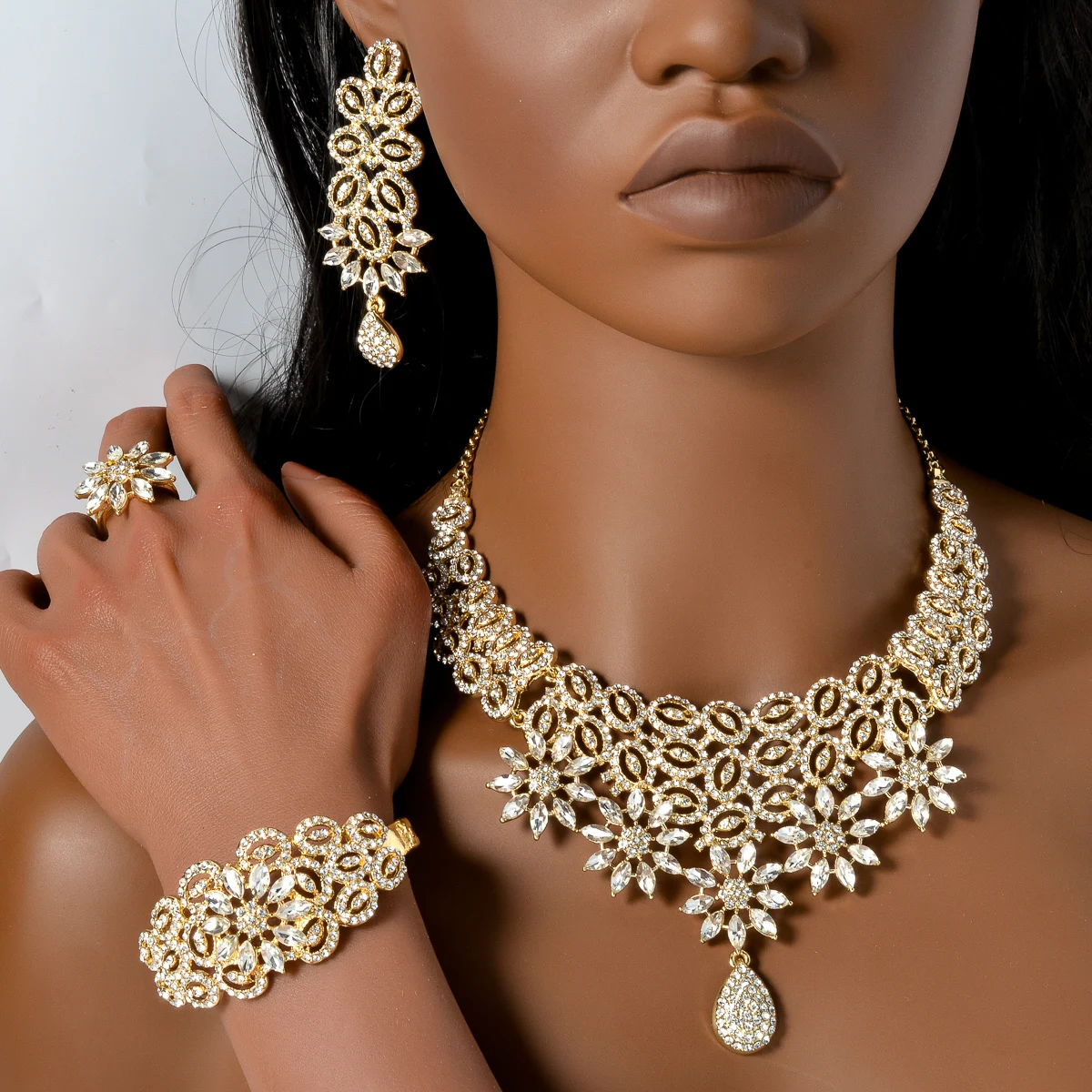 Women Crystal Flower Jewelry Set 4Pcs Necklace Earrings Bracelet Ring Bridal Wedding Party Statement Bridesmaid Accessories Gift