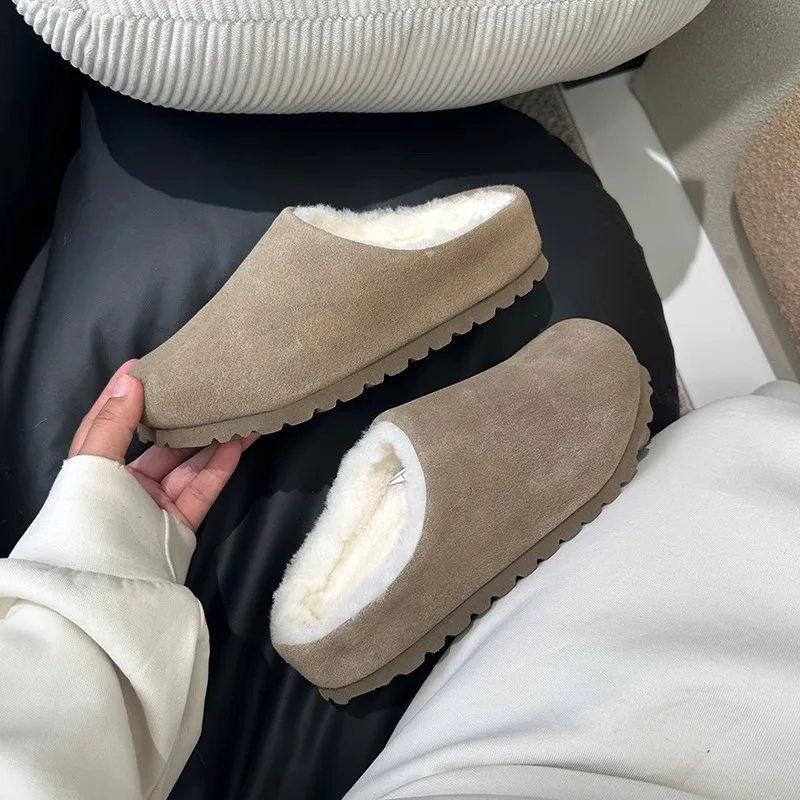2025 موضة جديدة جلد البقر الصوف حذاء كاجوال للنساء لارتدائها في الشتاء للتدفئة ودواسة الرجعية كسول الرياح نعال من القطن #4