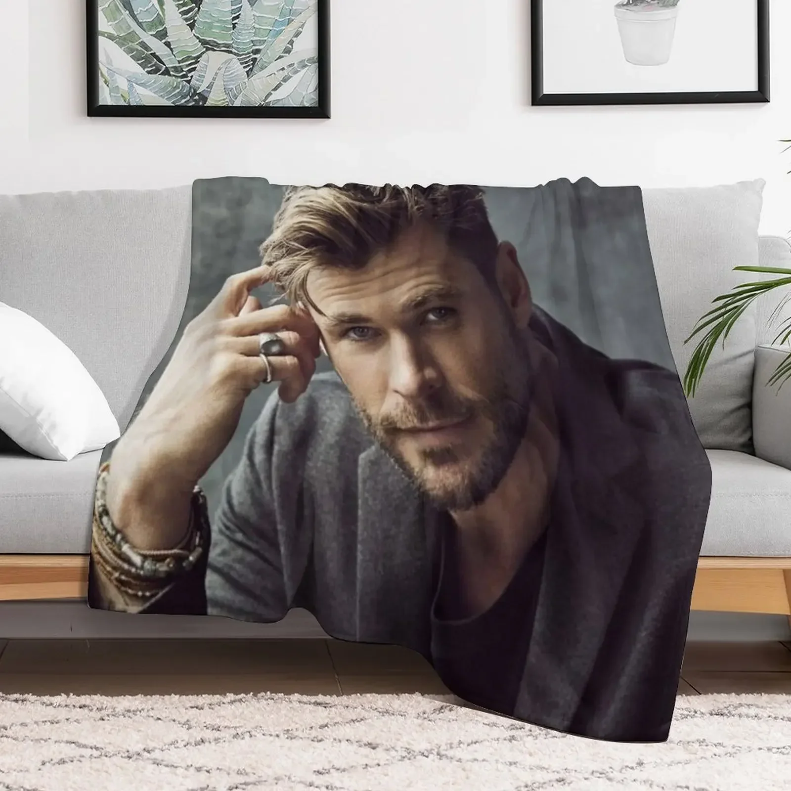 Chris Hemsworth Throw Blanket Sofas Camping decorative Blankets