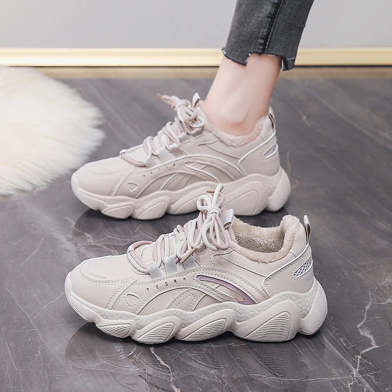 New Winter Casual Sports Shoes for Ma'am Trendy Shoes Winter fleece dad shoes flat shoes cotton shoes sports shoes Size 35-40