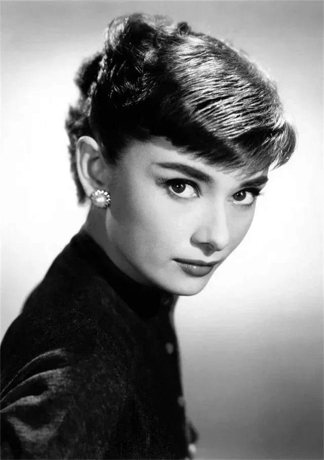 Zwart-wit Audrey Hepburn Klassieke Foto's Canvas Wall Art Foto's Canvas Woonkamer Slaapkamer Woondecoratie Geschenken
