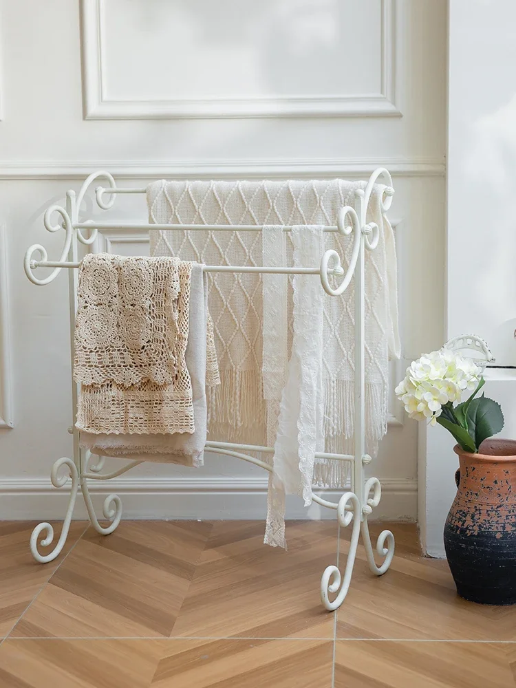 

Витрина для пальто Creative Simple