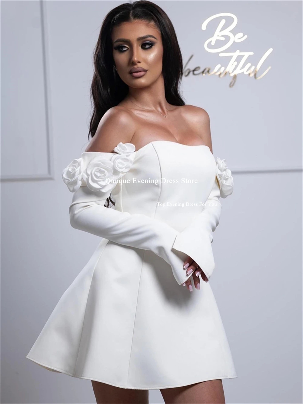 Qunque korte mini-a-lijn trouwjurk uit de schoudermouwen met 3D-bloemen satijnen bruidsjurk vestidos de noiva op maat