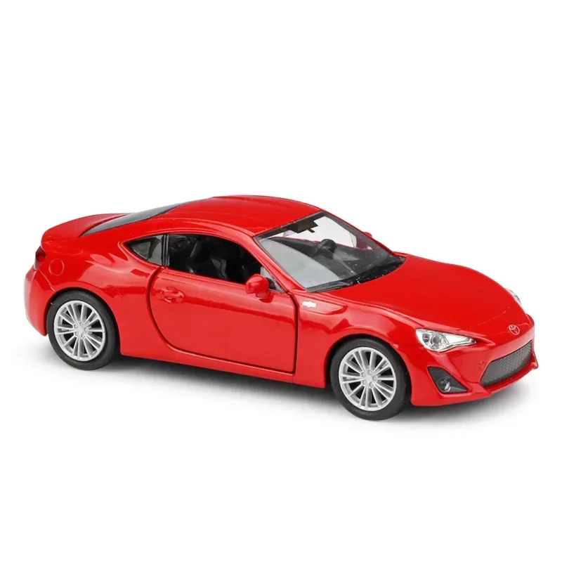 Welly 1:36 TOYOTA 86 alloy car model pull-back vehicle Collect gifts Non-remote control type transport toy