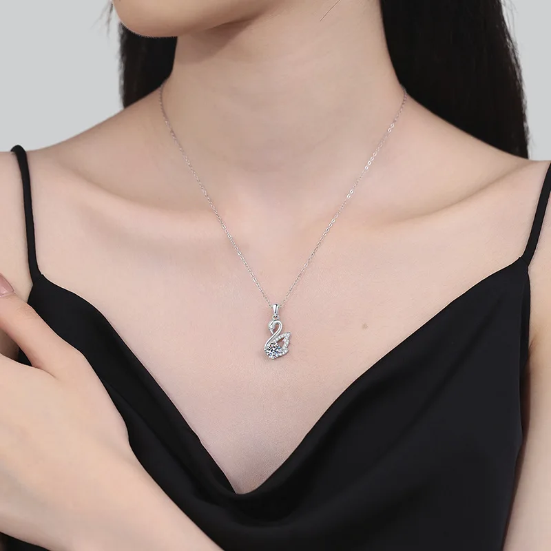 s925 sterling silver pendant 1 carat Moissanite necklace Korean fashion Swan necklace female D color Moissanite diamond necklace