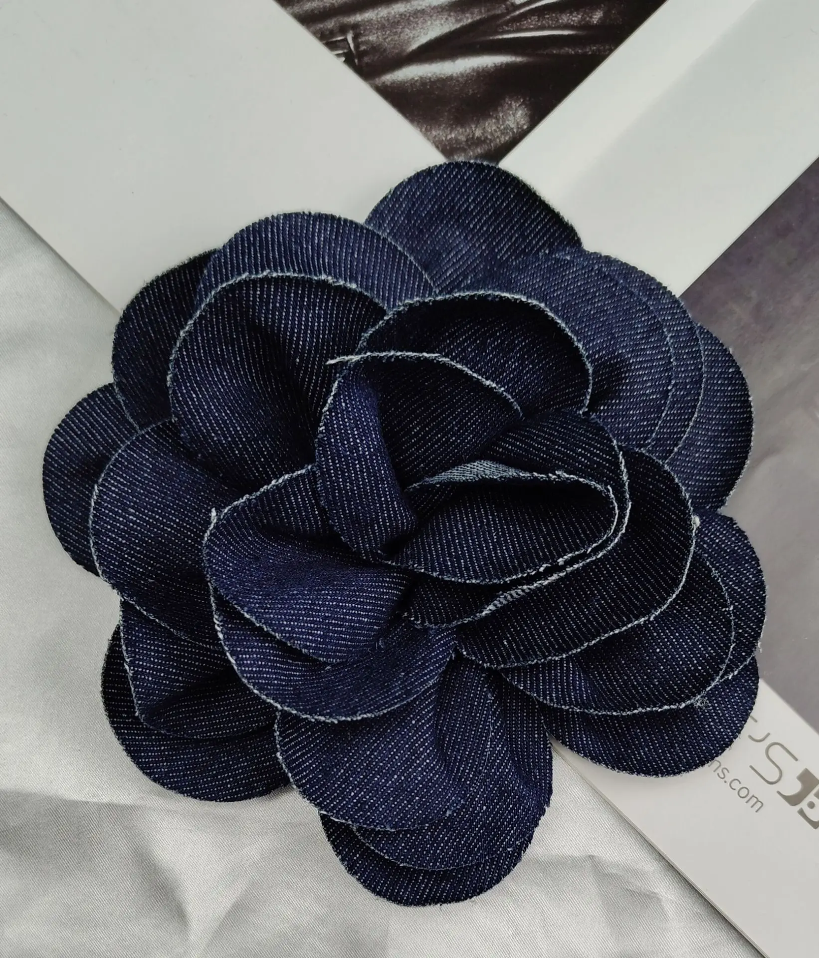 15 cm Mode Neue Handgemachte Einfassung Denim Rose Blume Brosche Pin Schöne Corsage Revers Abzeichen Broschen für Frauen Zubehör – Detail 26