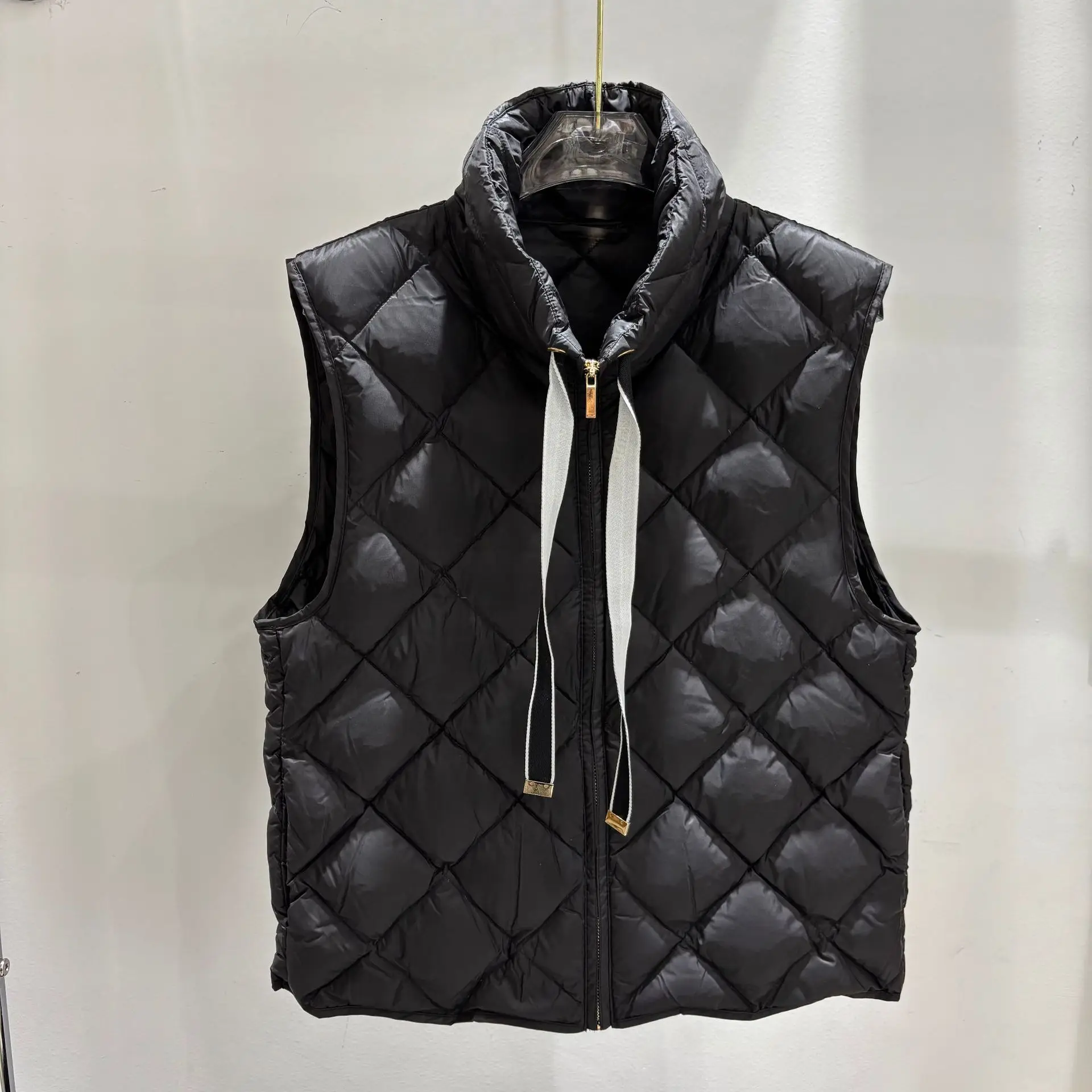 Lightweight Padded Vest Puffer Women White Duck Down Coat Fashion Sleeveless Jacket Lapel Inner Undershirt Female Vest